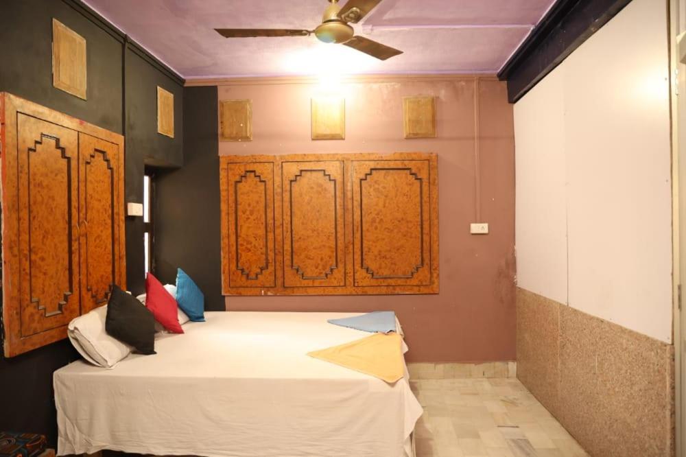 Хостел Santkripa Backpackers 400 Mtr From Railway Station Джодхпур Экстерьер фото