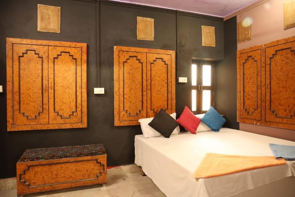 Хостел Santkripa Backpackers 400 Mtr From Railway Station Джодхпур Экстерьер фото