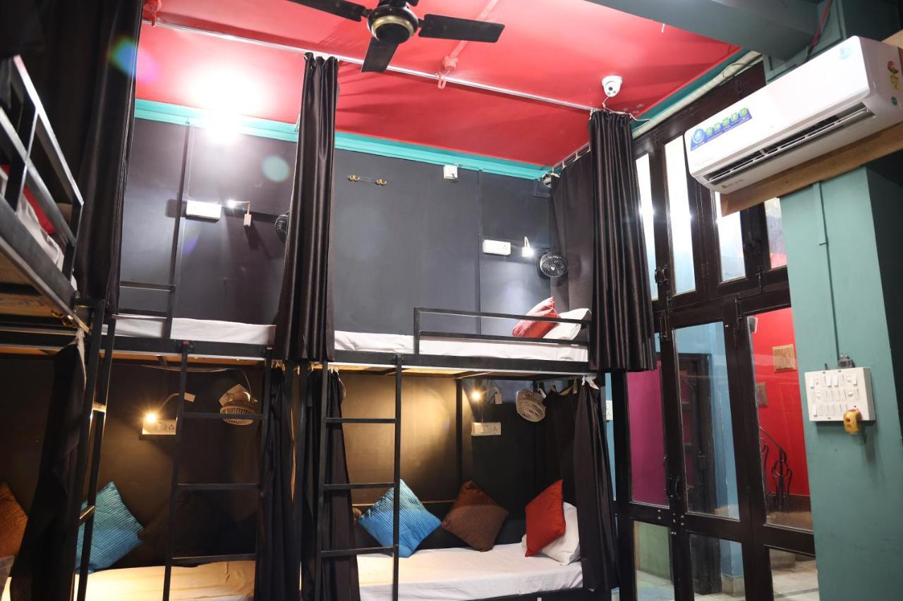 Хостел Santkripa Backpackers 400 Mtr From Railway Station Джодхпур Экстерьер фото