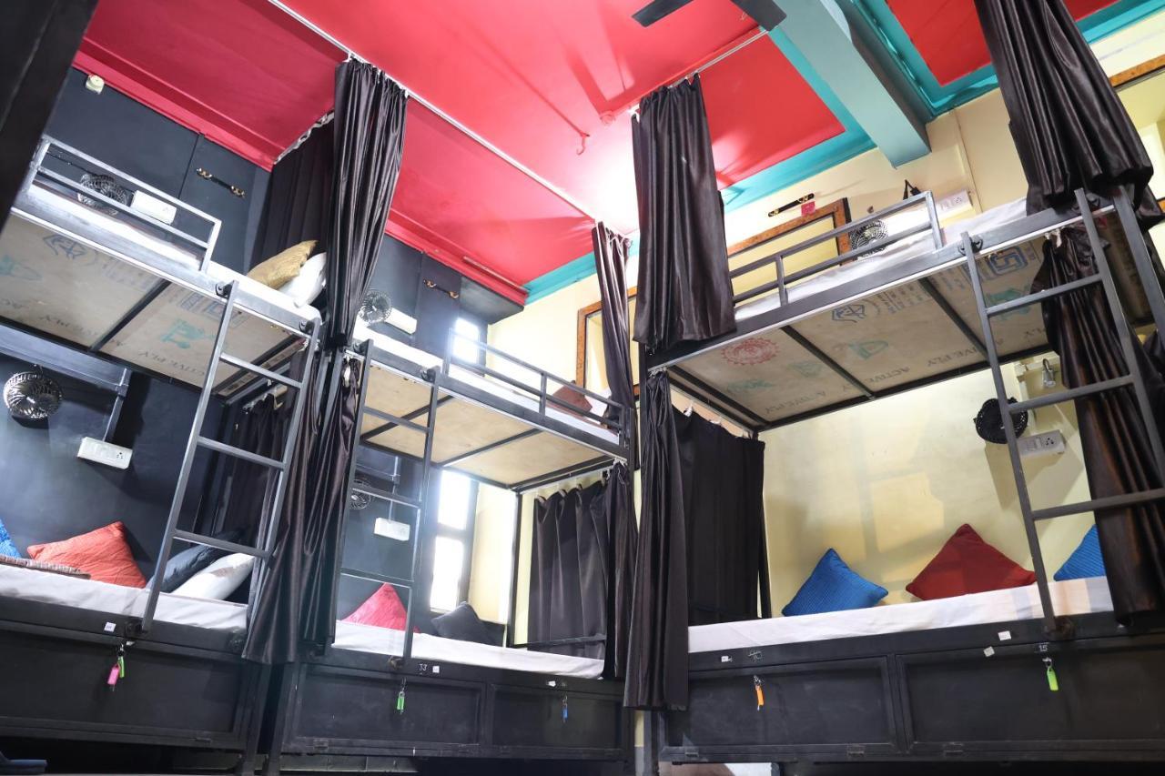Хостел Santkripa Backpackers 400 Mtr From Railway Station Джодхпур Экстерьер фото