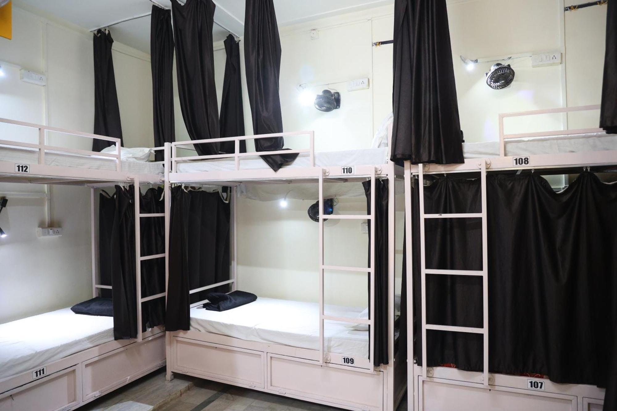 Хостел Santkripa Backpackers 400 Mtr From Railway Station Джодхпур Экстерьер фото