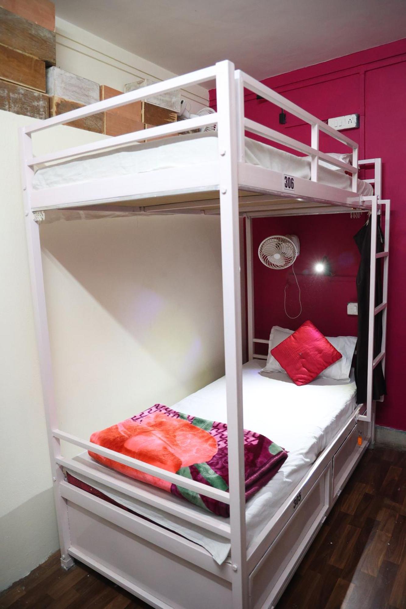 Хостел Santkripa Backpackers 400 Mtr From Railway Station Джодхпур Экстерьер фото