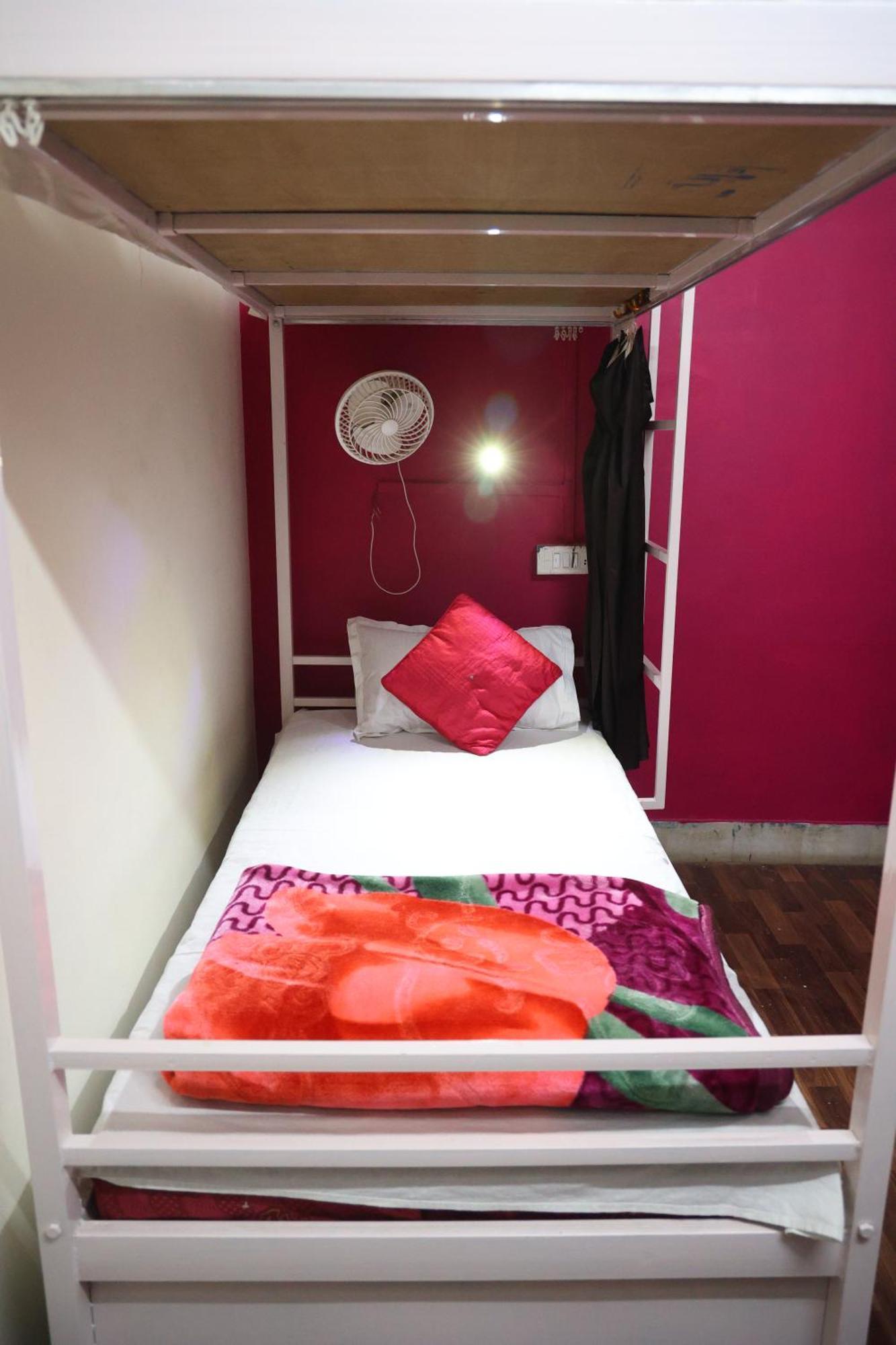 Хостел Santkripa Backpackers 400 Mtr From Railway Station Джодхпур Экстерьер фото