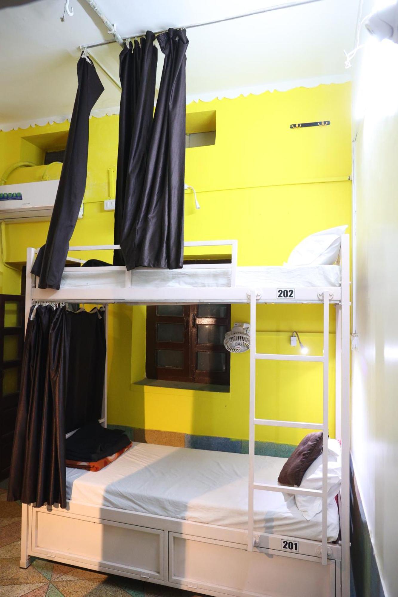 Хостел Santkripa Backpackers 400 Mtr From Railway Station Джодхпур Экстерьер фото