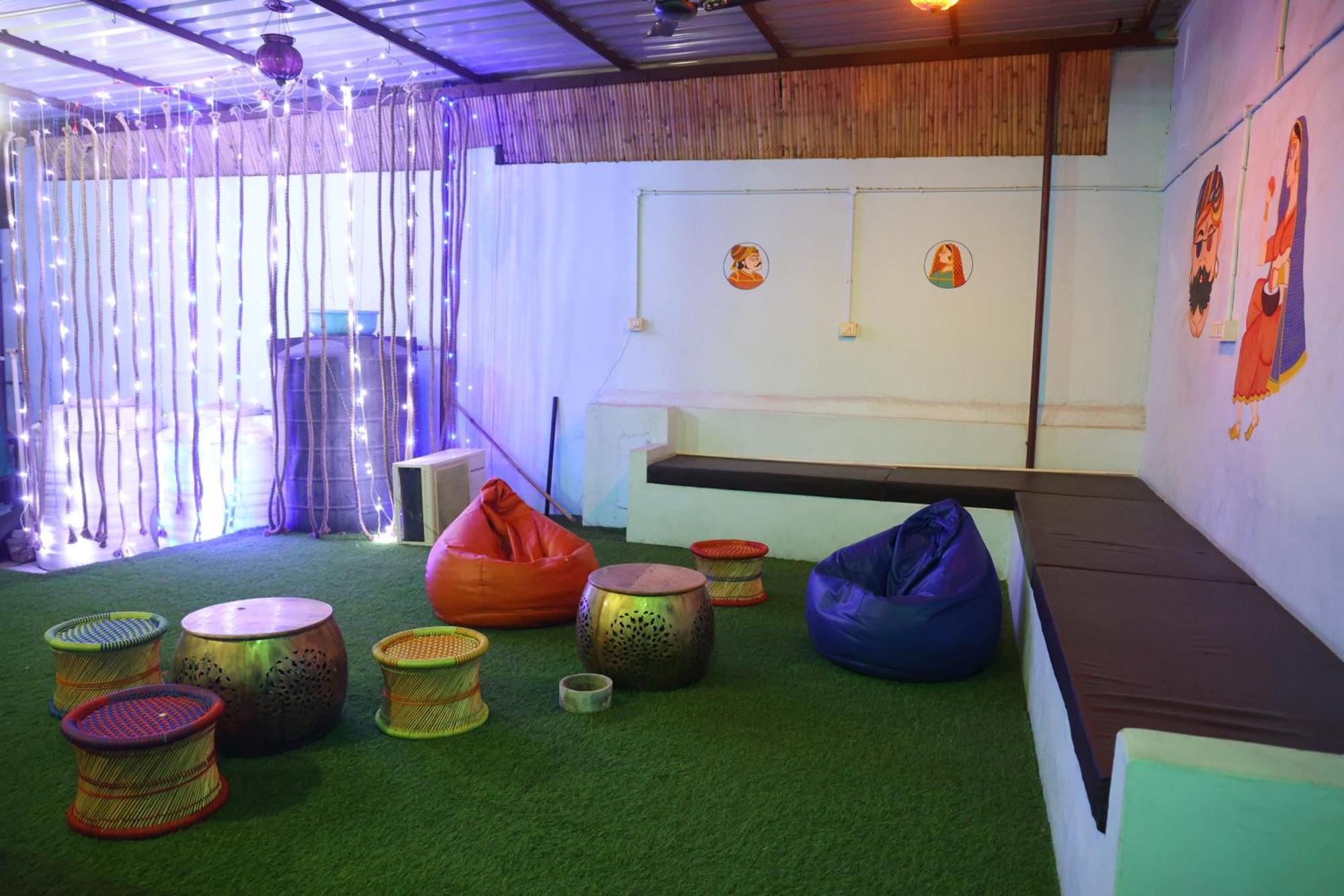 Хостел Santkripa Backpackers 400 Mtr From Railway Station Джодхпур Экстерьер фото